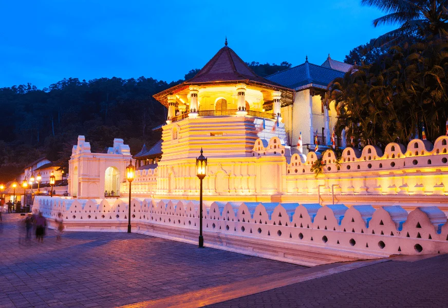 Temple of the Tooth Relic and Kandy Lake panoramic view
